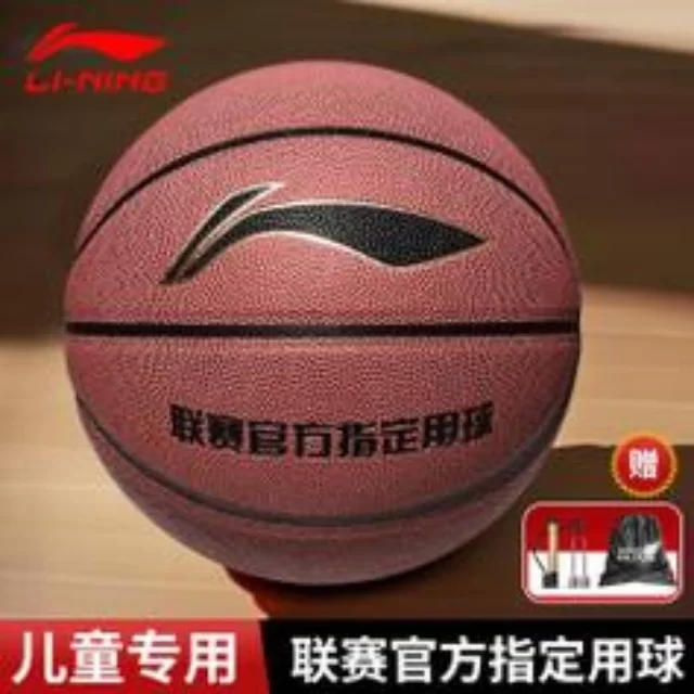 足球杯赛焦点对决：独特阵容深度解析